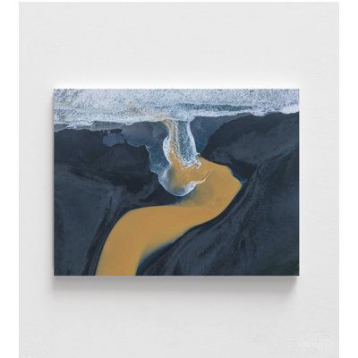 Reproduction de photographie aérienne: «River Meets Sea» - art mural bleu et or