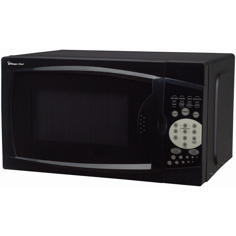 Micro-onde numérique 0,7 pieds cubes Magic Chef 700 watts (certifié reconditionné)