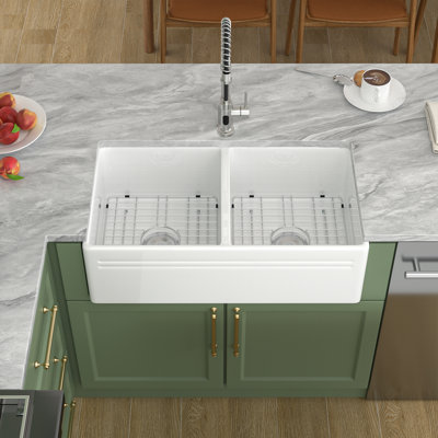 33" L x 18" W Double Basins Farmhouse/Apron Kitchen Sink with Sink Grid and Drain Assembly