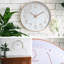 Horloge murale silencieuse à pile Jomparis de 12 pouces, horloge murale à quartz rose de qualité pour l'école à la maison