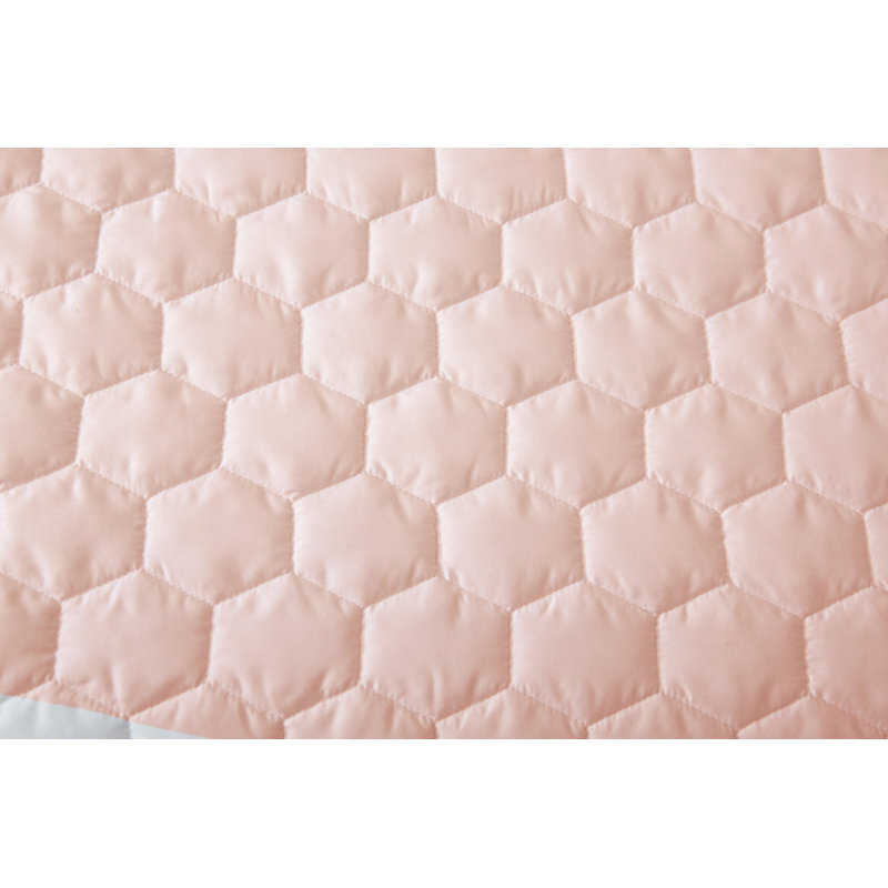 Better Style Home Microfiber Honeycomb Quilt Sets, King Quilt + 2 King Shams, Pink