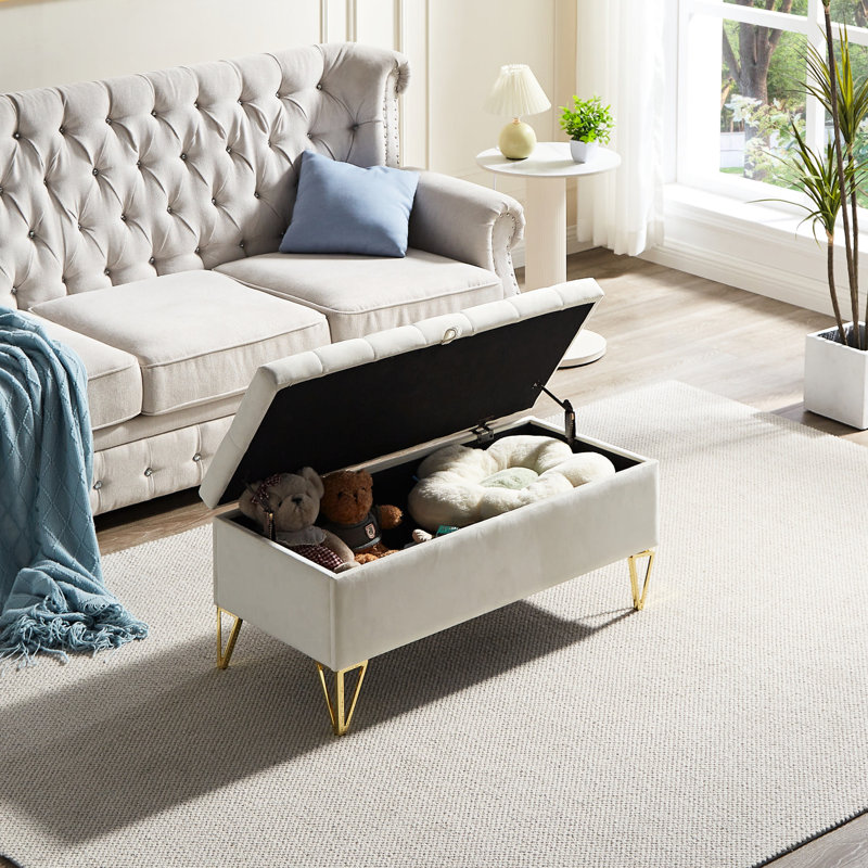 Banc de rangement rectangulaire pour la chambre à coucher et le vestibule - Velours beige, pieds fermes en acier inoxydable doré, option intérieure substantielle, capacité de rembourrage stable