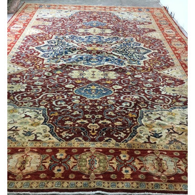 Scarlet Red Medallion 9'10" x 13'7"