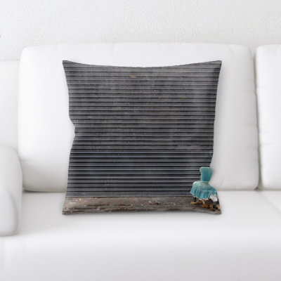 Coussin ancien et abandonné Tehama