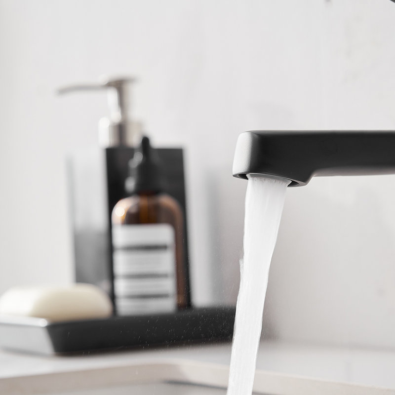 Single-handle Bathroom Faucet with Drain Assembly, Matte Black