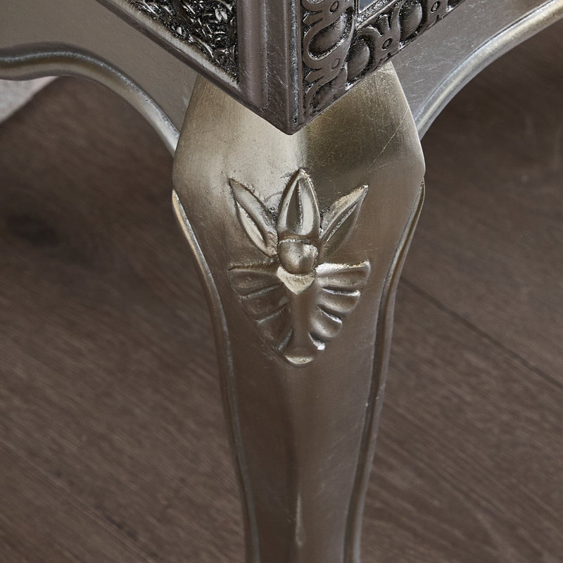 Garde-robe rétro en feuille d'argent faite à la main
