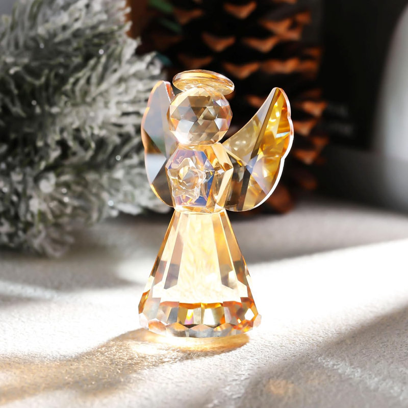 Élégante figurine d'ange en cristal, ornement décoratif orné d'une auréole et d'ailes délicates., Doré