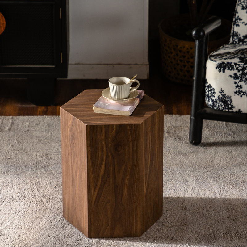 Table de bout hexagonale en grain de bois noyer, entièrement assemblée pour les petits appartements, table basse moderne de 15,5 po, 13,78 po et 18,9 po avec grain, prête à