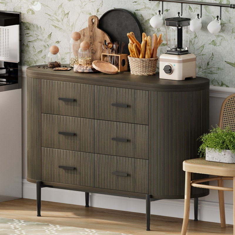 Commode à 6 tiroirs pour chambre à coucher, large de 119 cm, style milieu du siècle, avec poignées en métal et profil incurvé, idéale pour la chambre à coucher ou le salon.