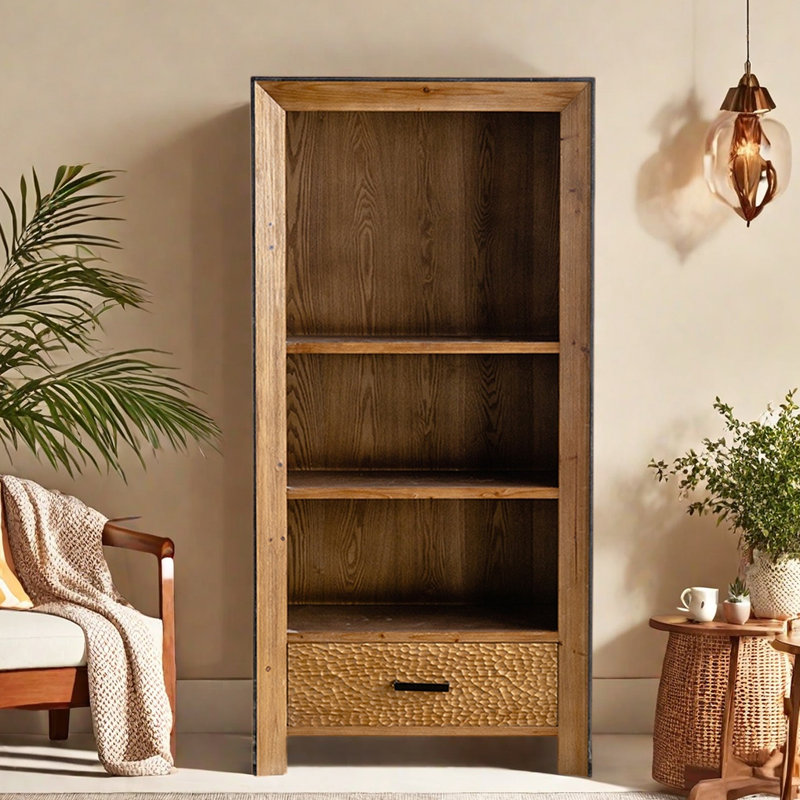 Armoire de rangement de style médiéval