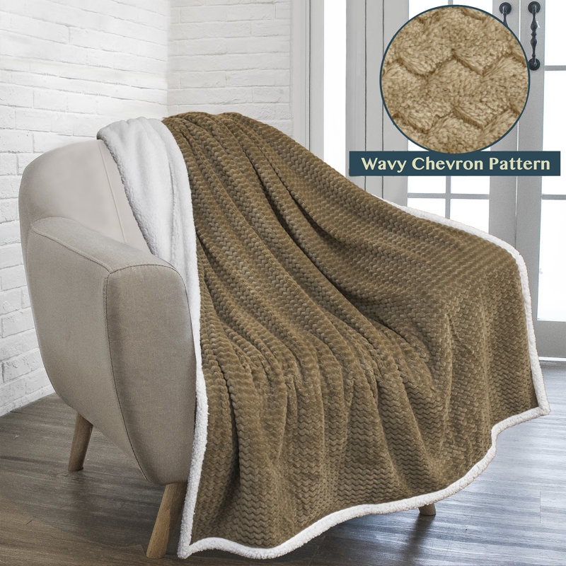 Couverture pelucheuse de qualité supérieure, 50 po x 60 po, Taupe