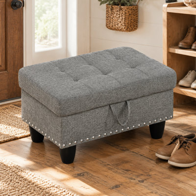 Repose-pieds de rangement en lin capitonné de 28,5 po de largeur avec garniture cloutée - brun-gris