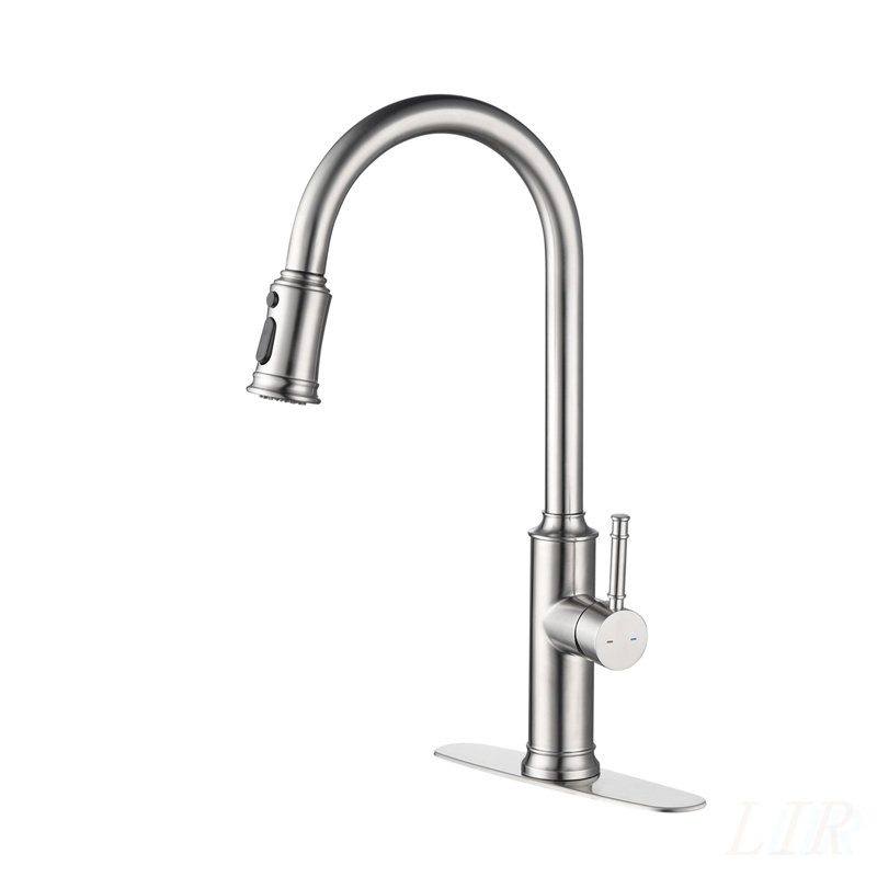 Robinet de cuisine avec douchette extractible, buse rotative à grande arche et plusieurs réglages d'eau pour une utilisation facile et pratique