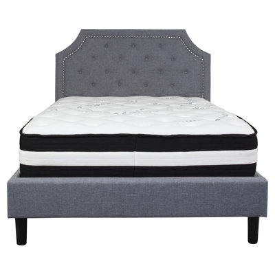 Matelas arqué et capitonné Aluino