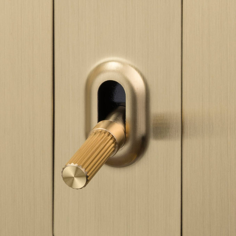 4G Toggle / Linear / Without Logo, Brass