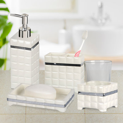 Giraffe Bathroom Accessory Set