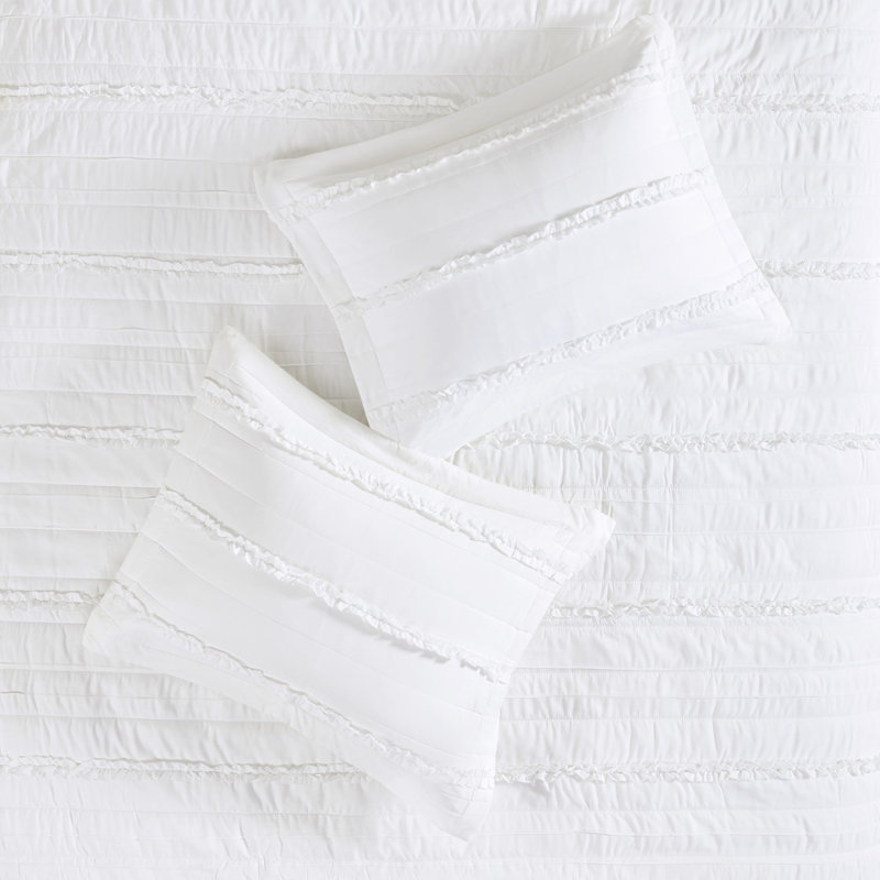 Literie blanche double / grand avec détails de volants complexes et oreiller - Designs de chambre élégants