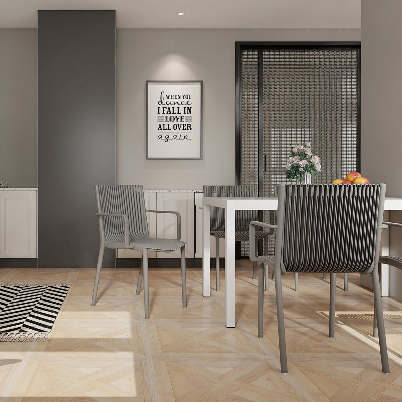 Ensemble de 4 chaises longues en polypropylène toutes saisons empilables gris chaud pour une utilisation au bord de la piscine, au jardin, au restaurant et à l'intérieur