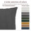 Coussins décoratifs carrés décoratifs en velours côtelé gris avec insertions-102345299