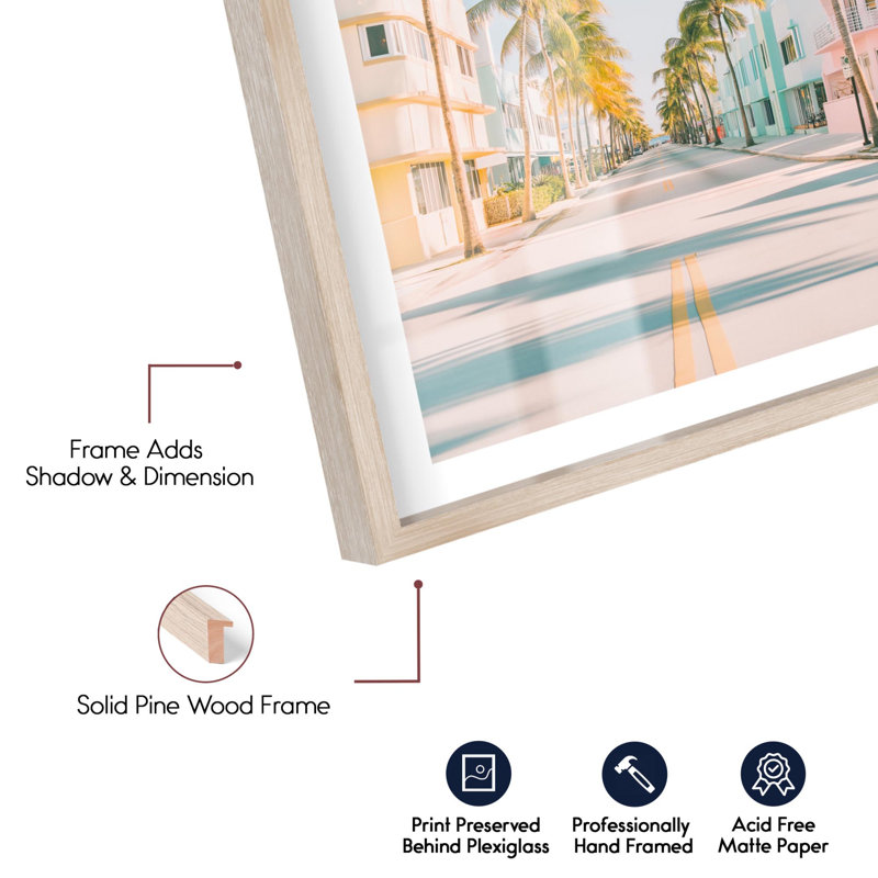 Palmier Parkway Shadowbox Print par Notoriart, Crème, crème, H 55 po x l 37 po