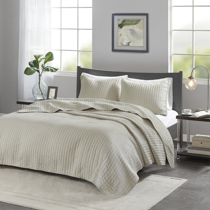 Beige Microfiber Reversible Full Quilt Set
