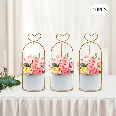 Lot de 10 petits paniers à fleurs ronds en métal doré avec anse en forme de cœur, parfaits comme pièce maîtresse pour un mariage.
