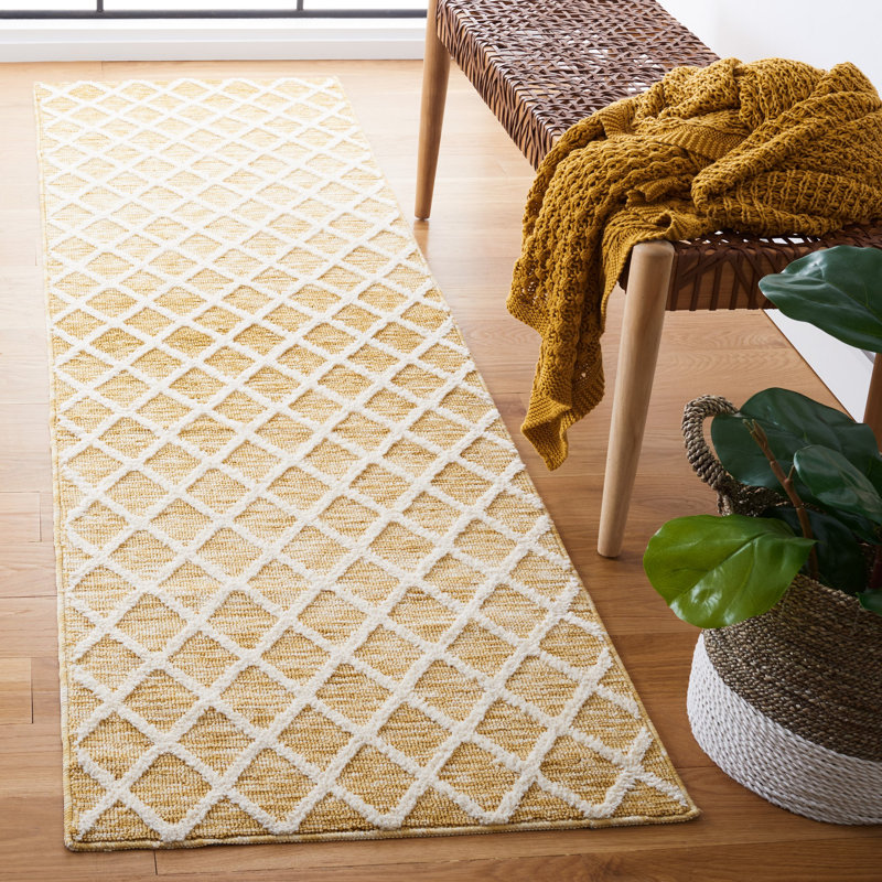 Tapis géométrique doré / ivoire Amaj, Tapis de couloir 2 pi 3 po x 8 pi