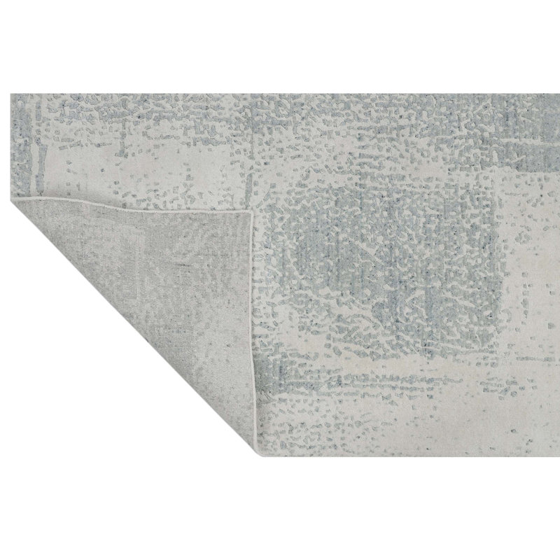 Area Rug in Gray/Silver, Rectangle 5' x 8'