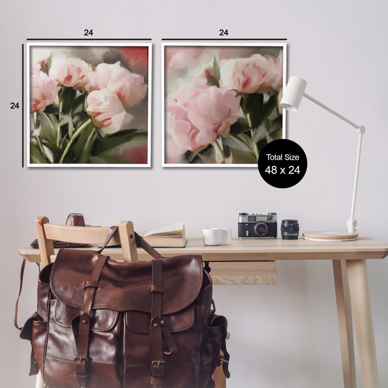 «Soft Soft Peony Arrangement» par Dan Meneely, Giclée encadrée blanc bord de mer, H 24 po x l 24 po