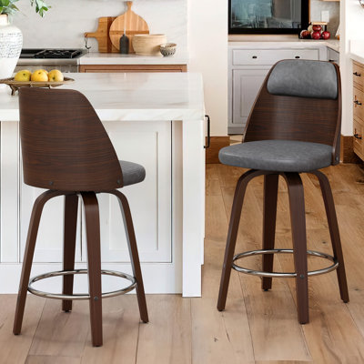 Tabouret de bar pivotant d'inspiration rétro avec structure en bois et revêtement en cuir