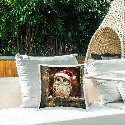 Coussin extérieur Festive Owl with Holiday Lights par Riley B