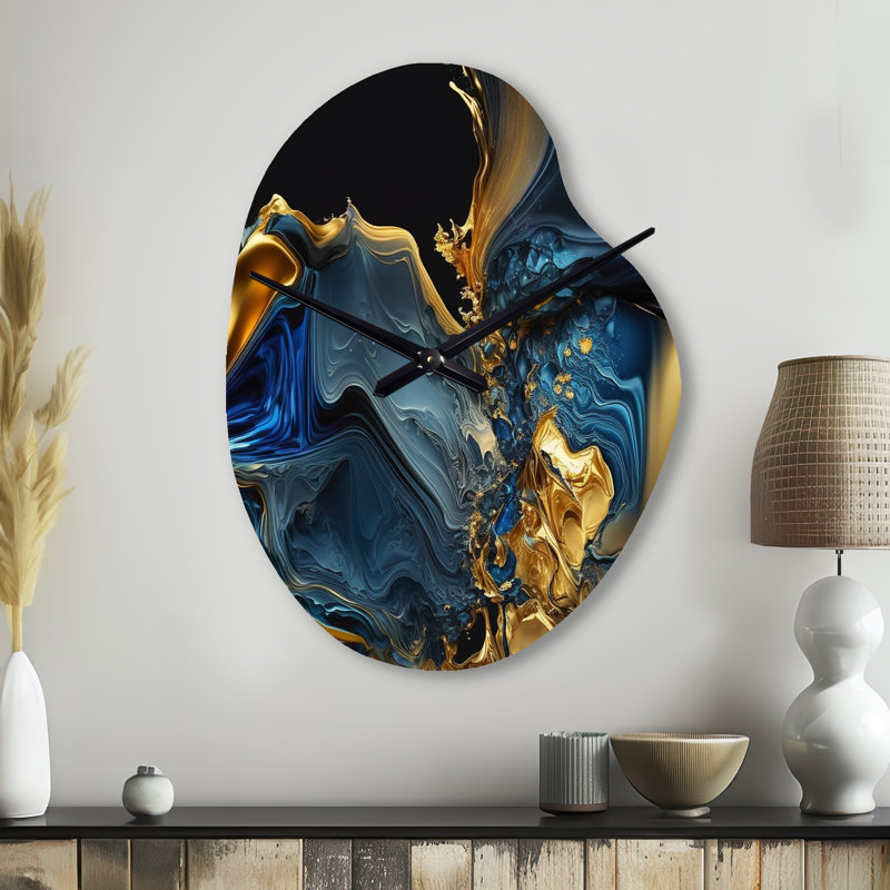 Horloge murale abstraite en forme de géode de marbre bleue et dorée - forme irrégulière, Petit
