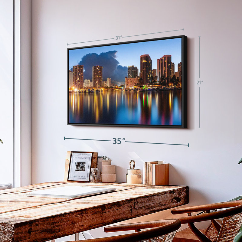 Impression sur toile Honolulu Nightscape, H 21 po x l 31 po