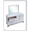 La commode blanche Glasgow G04390-D avec tiroirs spacieux et finition élégante en grain de bois est parfaite pour les chambres à coucher modernes.