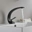 Robinet de lavabo de salle de bain à un trou avec poignée simple-120650290