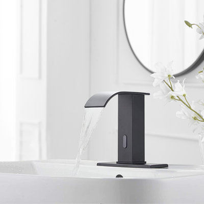 Single-Hole Bathroom Faucet with Drain Assembly