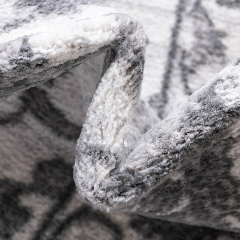 Musselman Rug, Round 5'1", White Gray