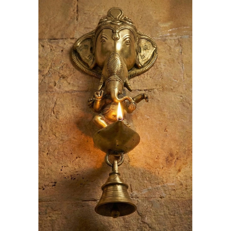 Applique murale 11 po en laiton avec ganesha et cloche dansant | Lampe à huile indienne antique en or (Diya) | Décoration murale artisanale traditionnelle