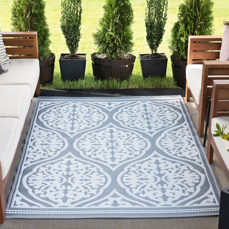 Tapis intérieur / extérieur gris / blanc Niantic, Rectangle 4 pi x 6 pi