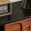 Meuble d'appoint moderne en bois massif et composite brun noyer et noir