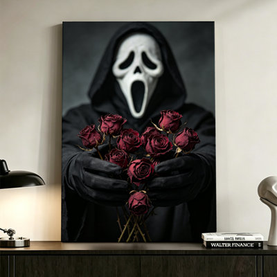 Tableau encadré sur toile (50 x 75 cm), représentant Ghostface tenant des roses rouges séchées. Décoration murale d'Halloween. Style cinématographique contrasté et saisissant. Affiche sur toile idéale pour le salon, la chambre à coucher, le bureau ou toute autre pièce de la maison.