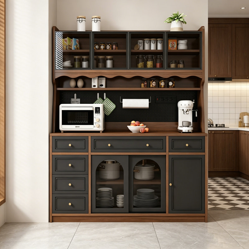 Buffet très large 63 po avec huche, garde-manger autoportant et bar à café avec prise de courant, panneau perforé et portes en verre
