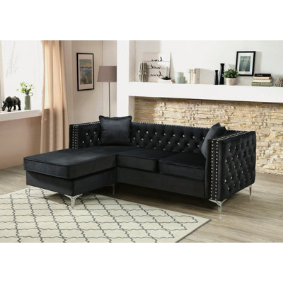 Modern Sofa With Chaise