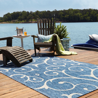 Hornersville Floral Indoor / Outdoor Rug