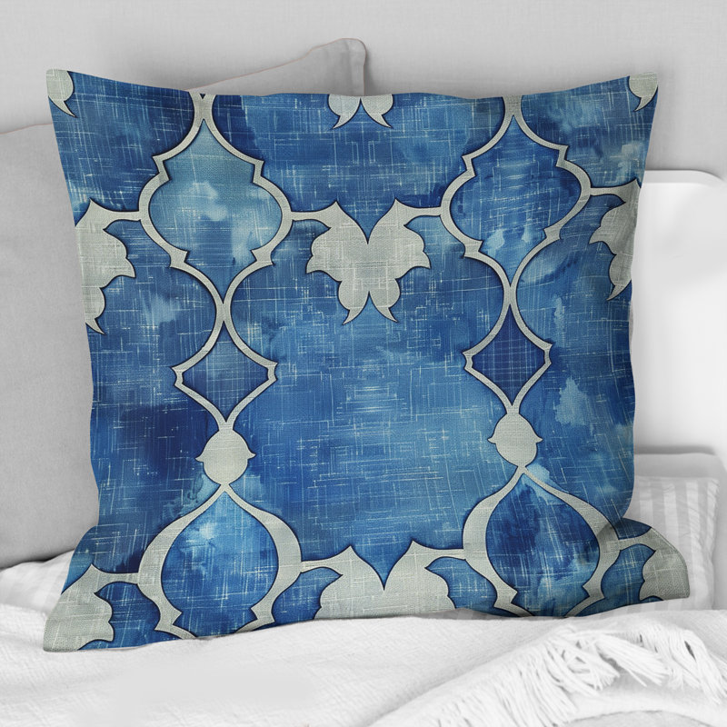 Coussin décoratif moderne bleu à motif quadrilobe en V, H 18 po x l 18 po