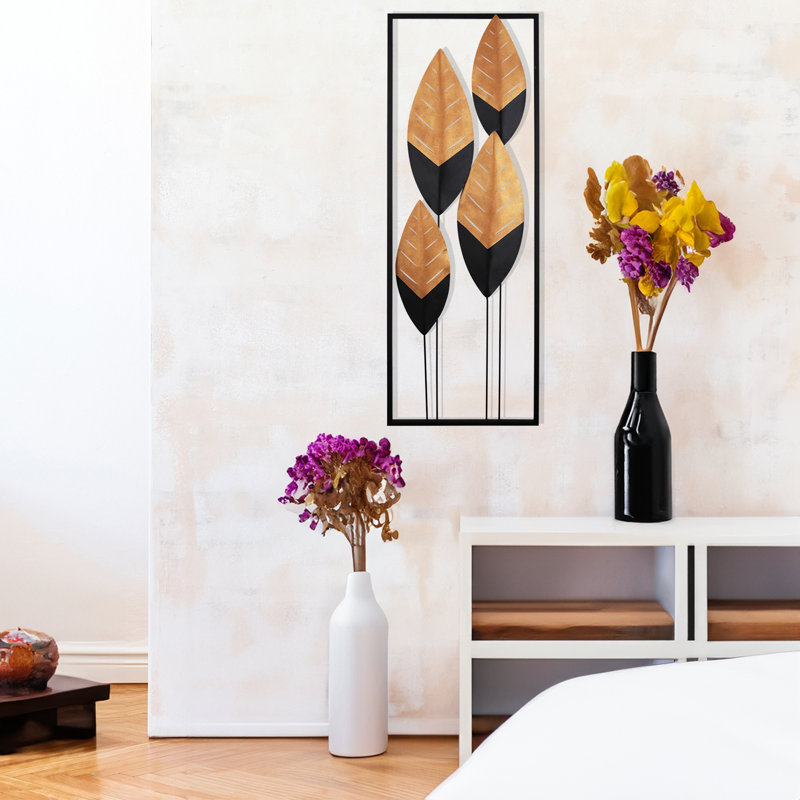 Accessoire mural en métal peint à la main 12,6 po x 2,0 po x 35,4 po | 100% métal avec une épaisseur de 0,03 pouce | Pièce d'art unique pour rehausser la décoration intérieure | Les variations de couleur ajoutent du caractère et du charme