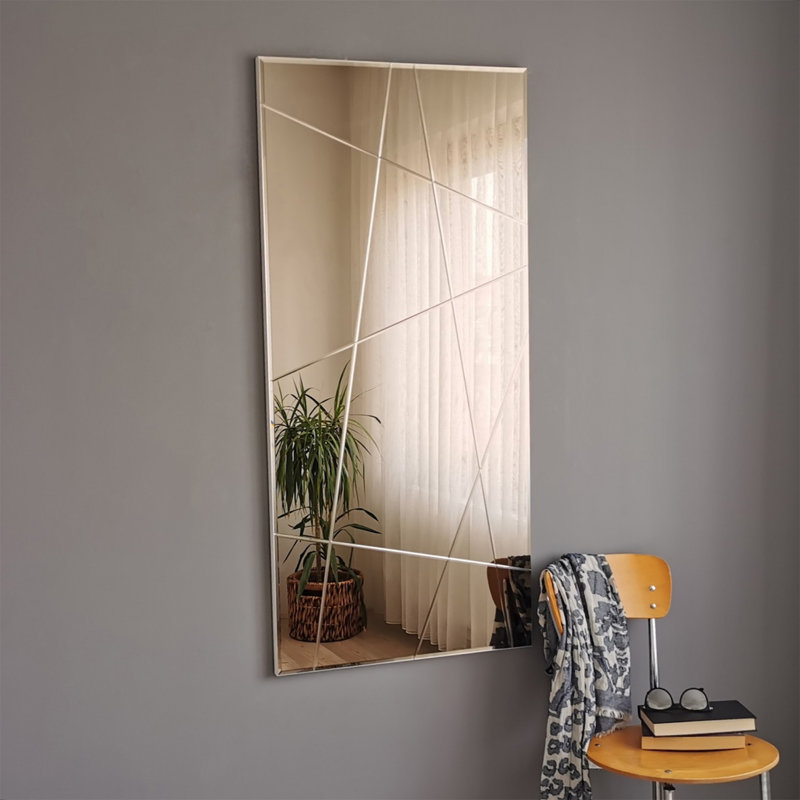 Miroir mural élégant, 24,4 x 51,2 pouces, finition argentée | 100% panneau de fibres à densité moyenne, assemblé, réglable horizontalement et verticalement | Conception géométrique moderne, parfaite pour la décoration intérieure et les espaces contemporains