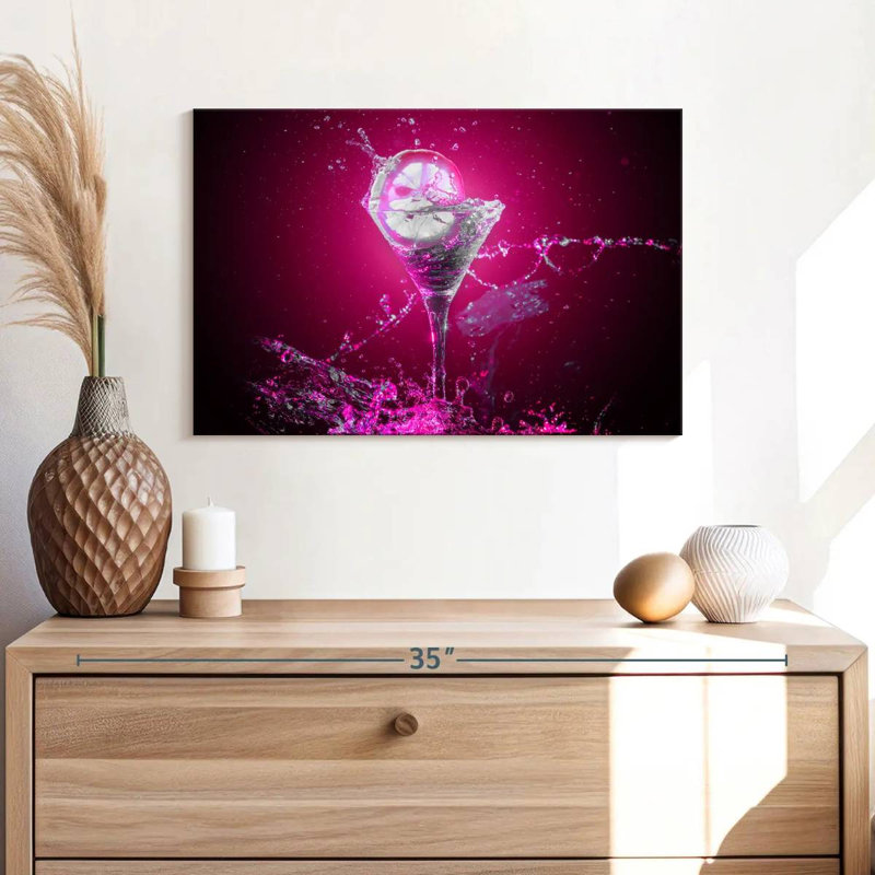 «Pink Gin Cocktail», reproduction sur toile tendue, H 16 po x l 24 po x P 1,25 po