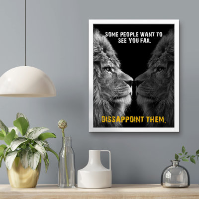 «Combat d'un roi lion noir et jaune sans peur» sur papier
