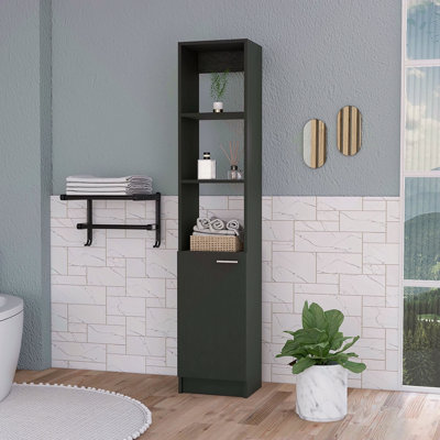 Armoire à linge, trois tablettes, une armoire